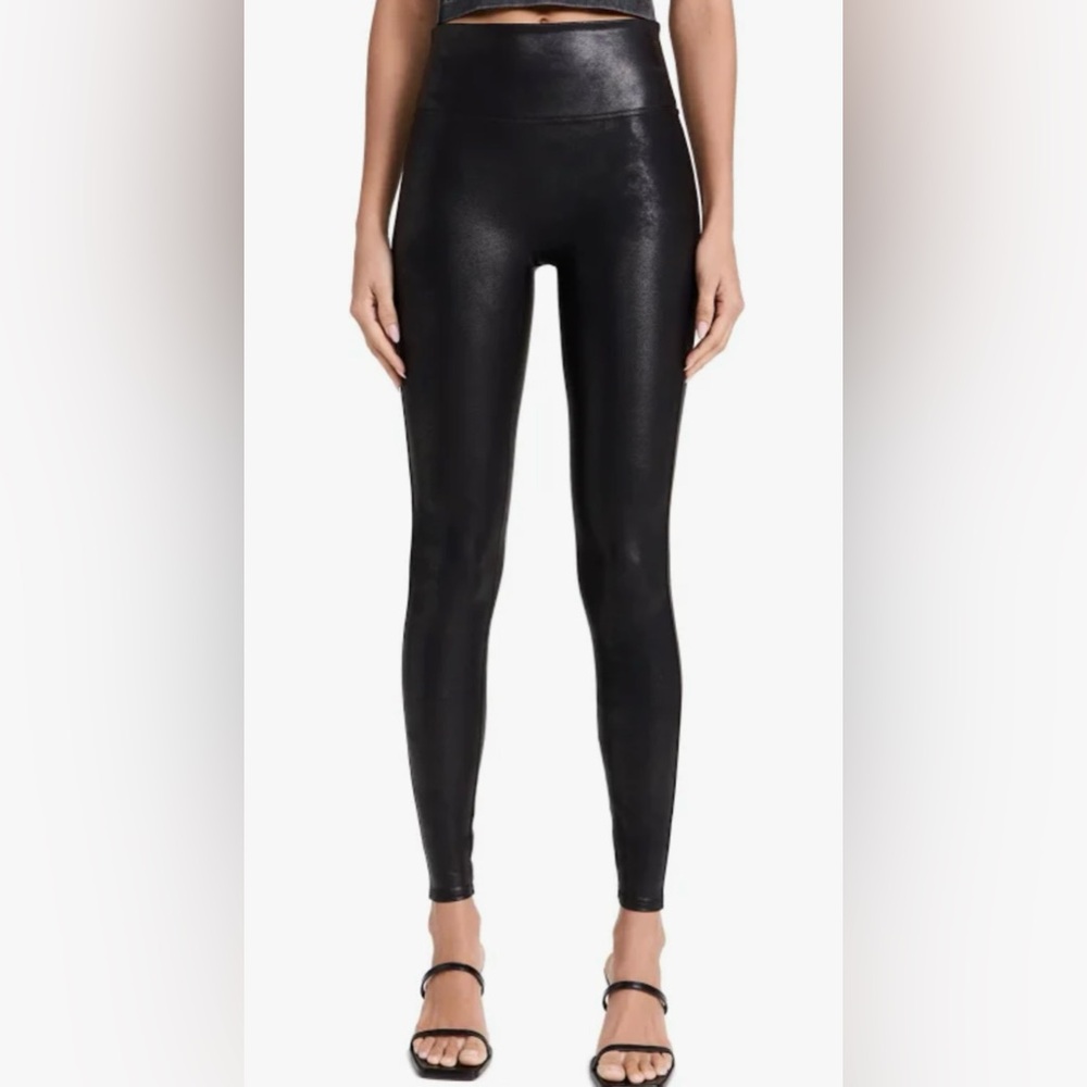SPANXshape™ Faux Leather
Leggings

Worn once